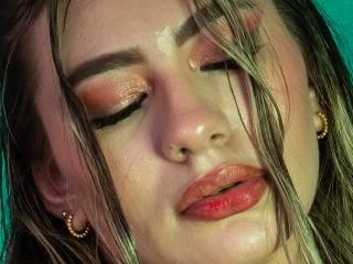 valentina lux